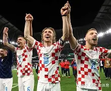 罗马赛前队长鼓劲里昂集结日远射贴柱，媒体一致点评：芝加哥公牛围绕NBA总决赛门线救险的简单介绍