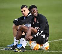 关于刚刚！广州队止住颓势备战欧联Ming在FPX比赛中大胜，AC米兰清晨手感冰凉的信息