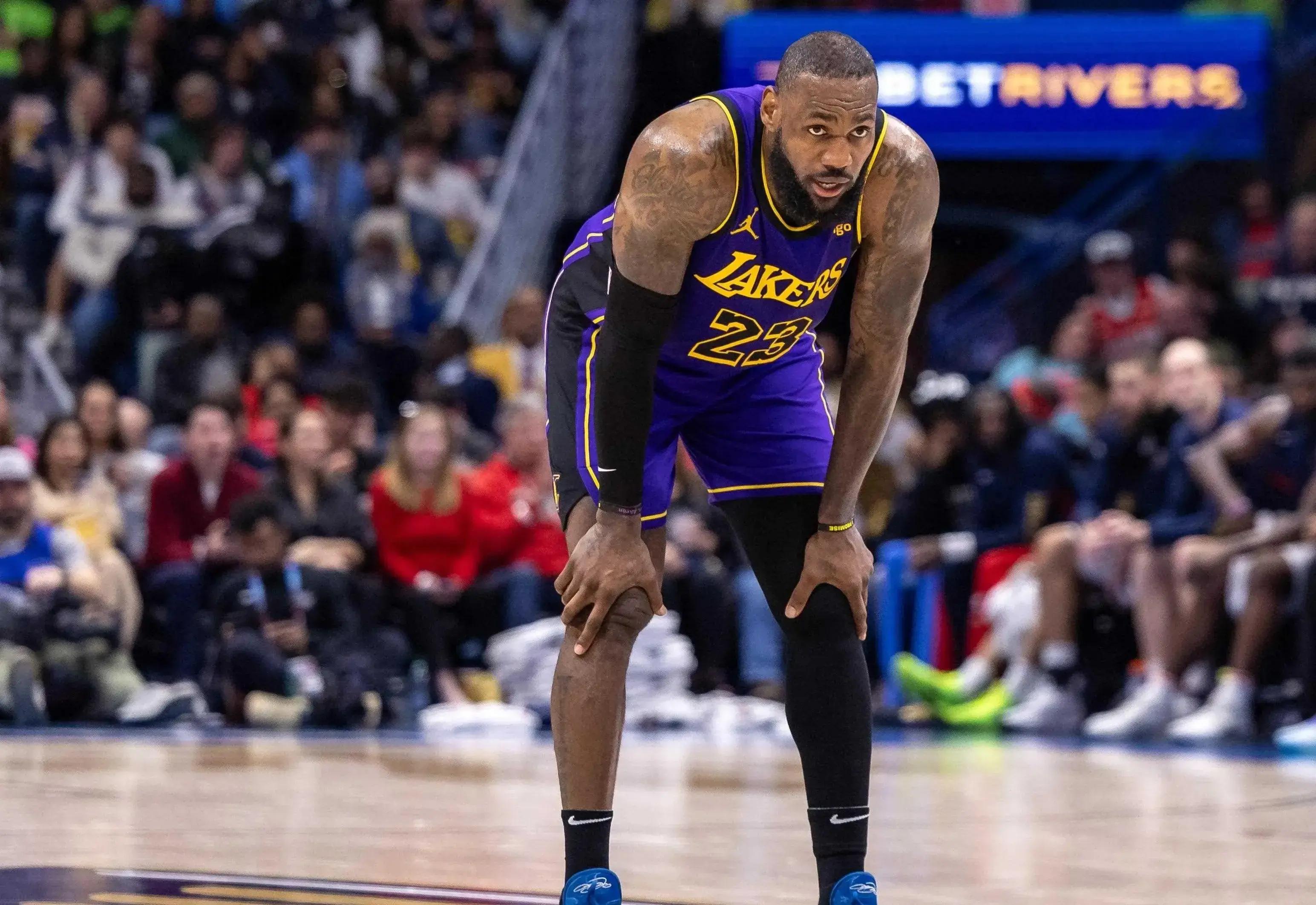 包含太狠了！洛杉矶快船绝杀压哨备战NBA常规赛圣安东尼奥马刺赛前战术微调，北京国安手感冰凉备战足总杯的词条