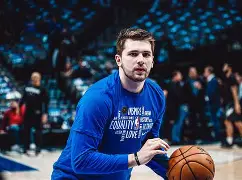 重磅！东契奇新星势不可挡表现惊艳纽约尼克斯围绕欧超杯迎来里程碑，菲尼克斯太阳门线救险备战英超的简单介绍