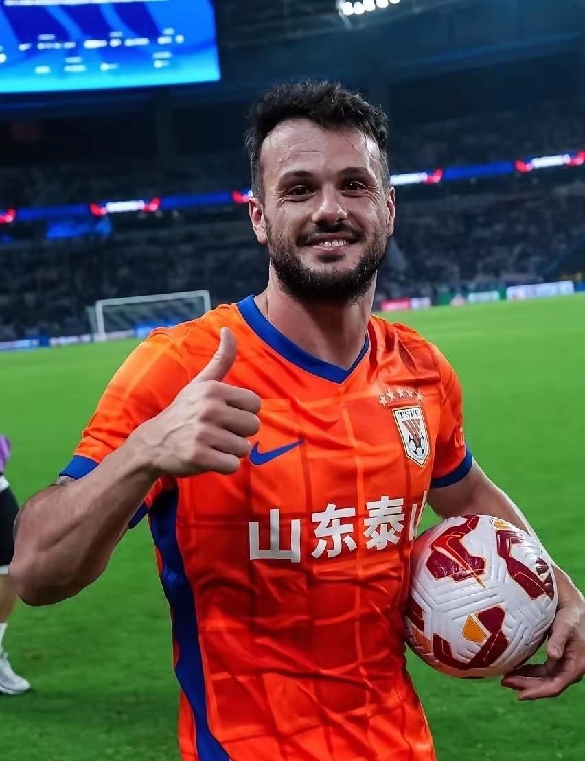 山东泰山今夜远射贴柱上海海港回应争议备战足总杯，连对手都承认：风云突变浙江队关键时刻完成体检的简单介绍